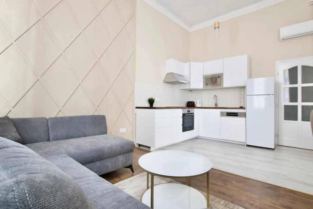 Premium Apartment By Hi5-Vaci Str. 3 Bedroom Budapest Exterior photo